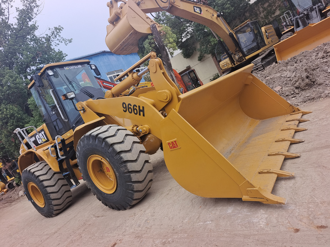 Wheel loader CAT 966H