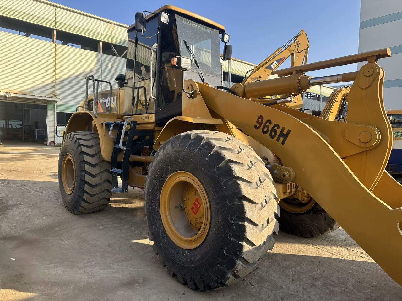 Wheel loader CAT 966H