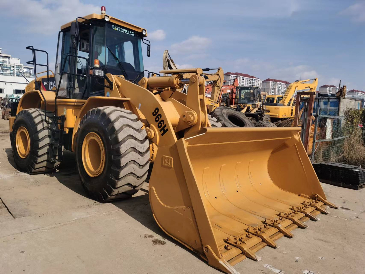 Wheel loader CAT 966H