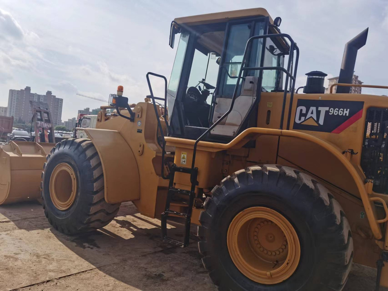 Wheel loader CAT 966H
