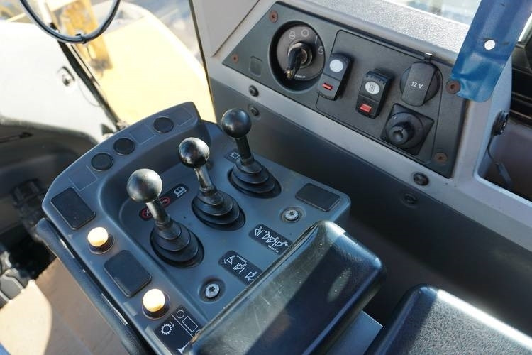 Wheel loader CAT 966K