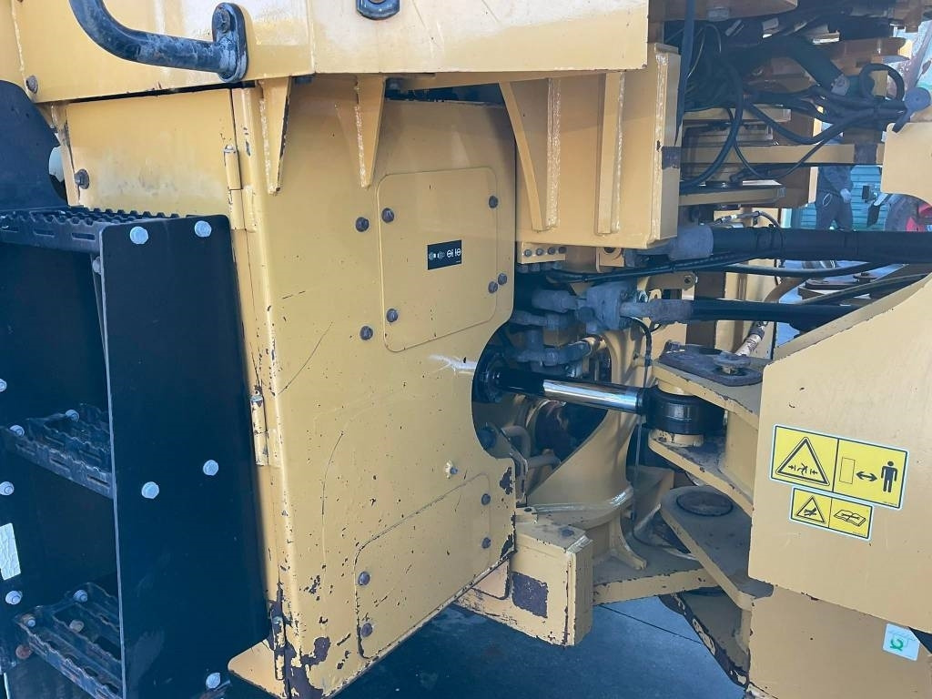 Wheel loader CAT 966K XE