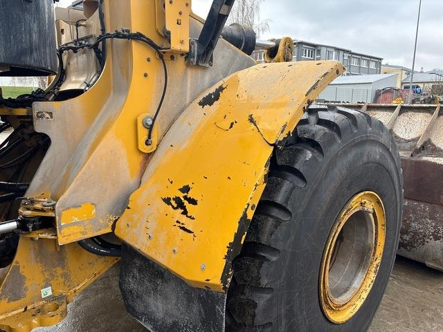 Wheel loader CAT 966M