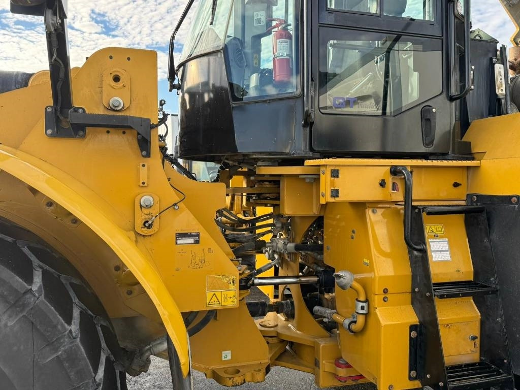 Wheel loader CAT 966M