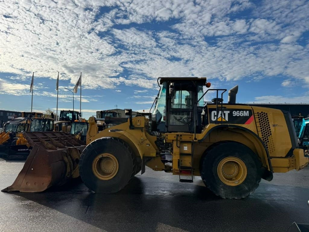 Wheel loader CAT 966M