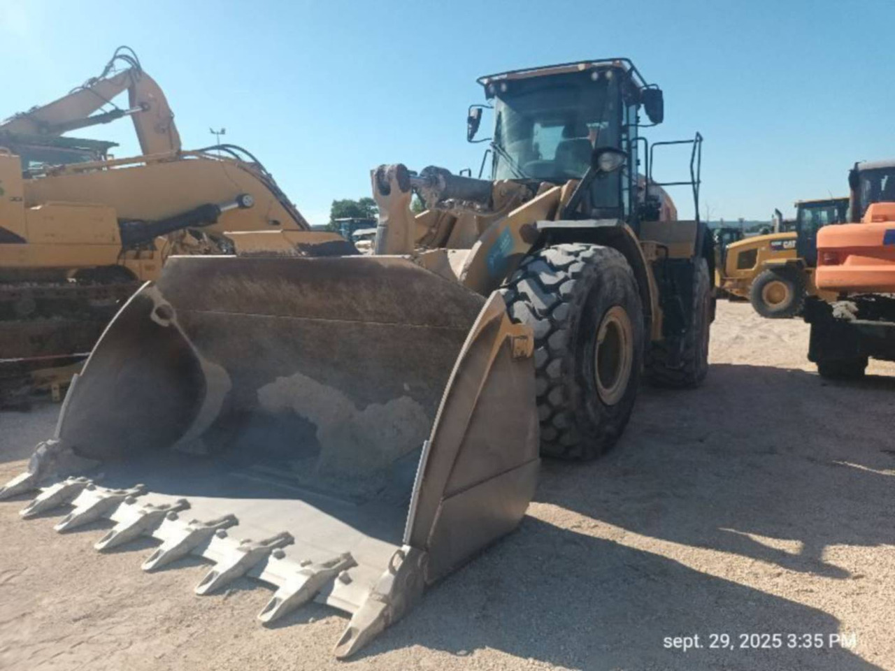 Wheel loader CAT 966M