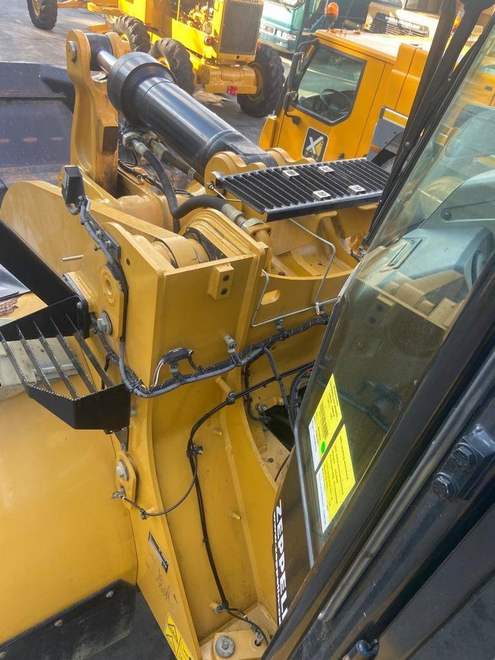 Wheel loader CAT 966M XE