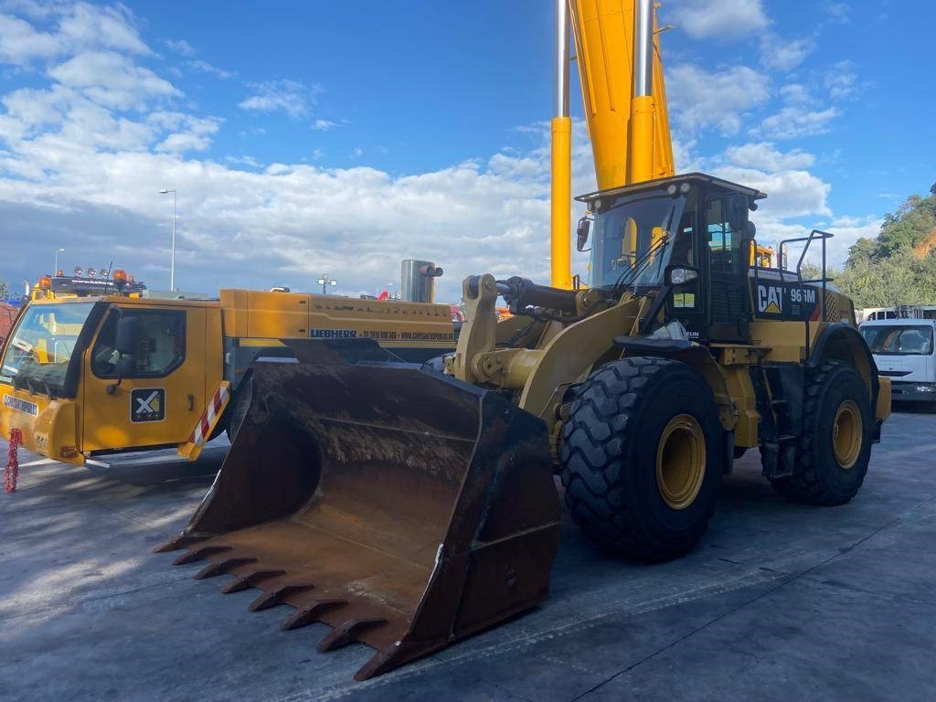 Wheel loader CAT 966M XE
