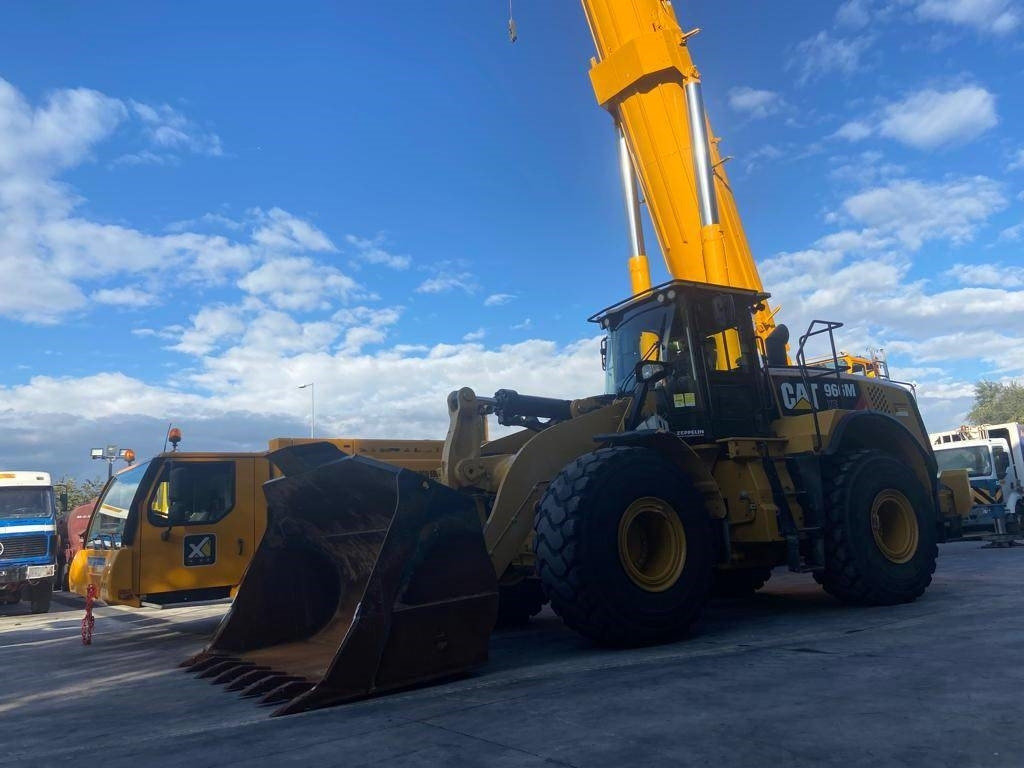 Wheel loader CAT 966M XE
