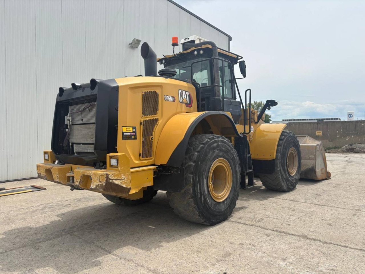 Wheel loader CAT 966M XE