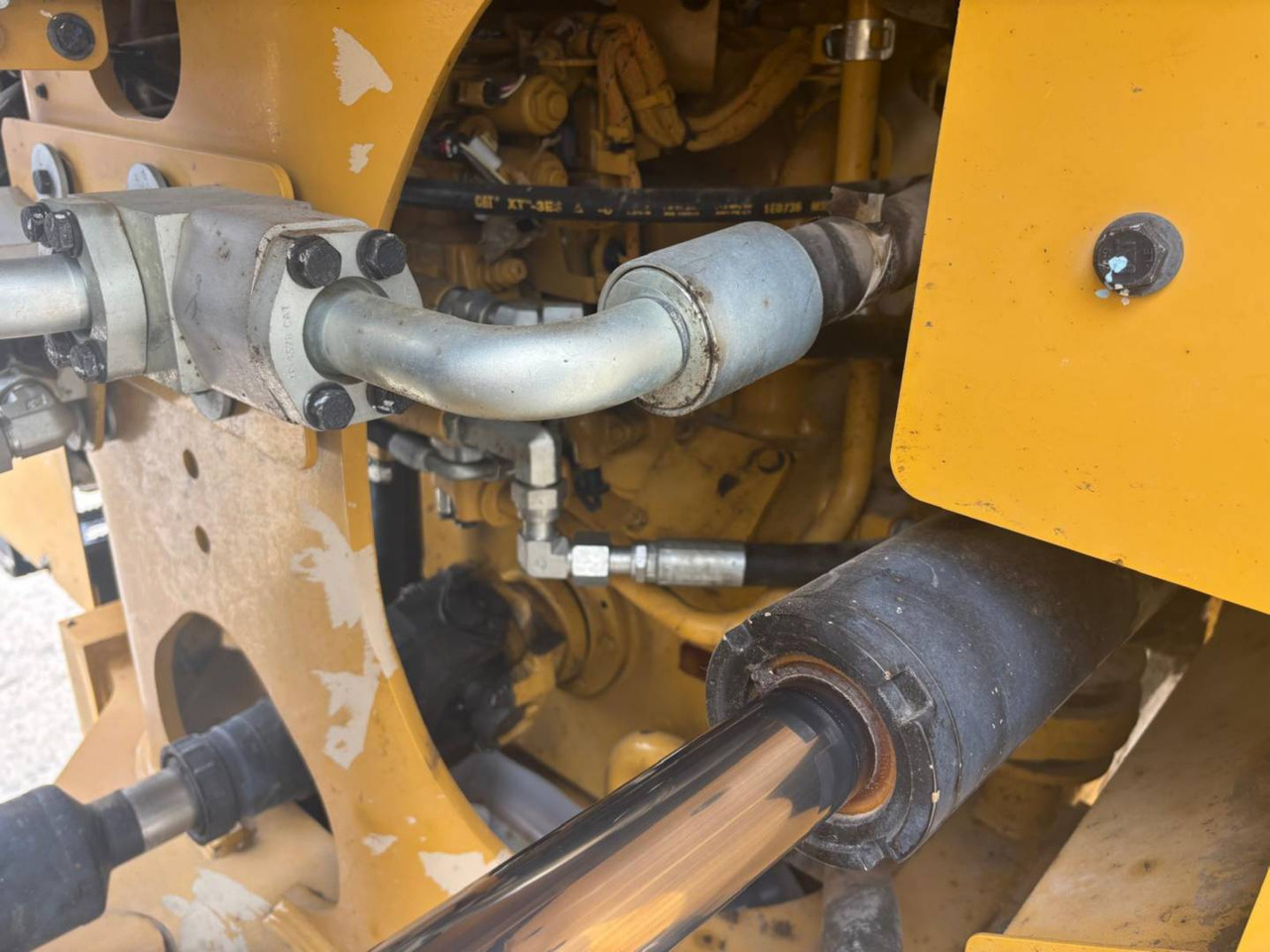 Wheel loader CAT 966M XE