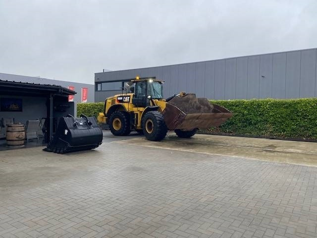 Wheel loader CAT 966 M
