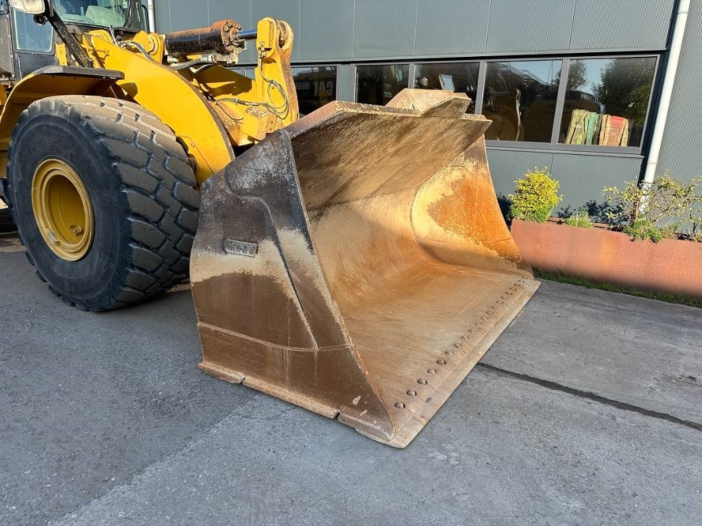 Wheel loader CAT 966 M