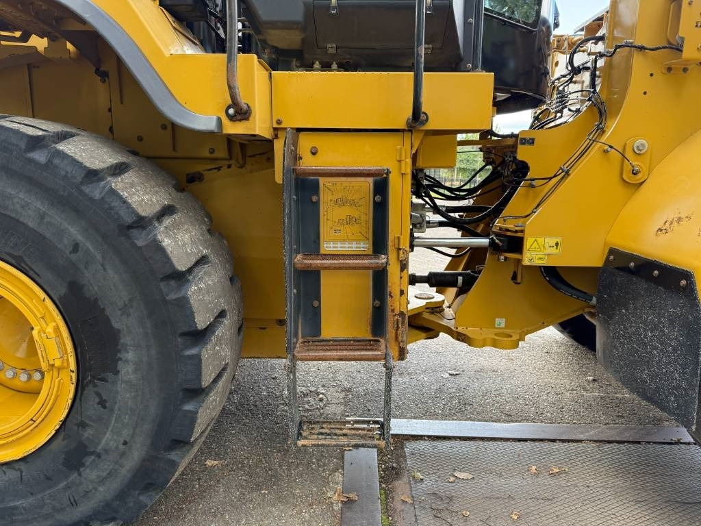 Wheel loader CAT 972M