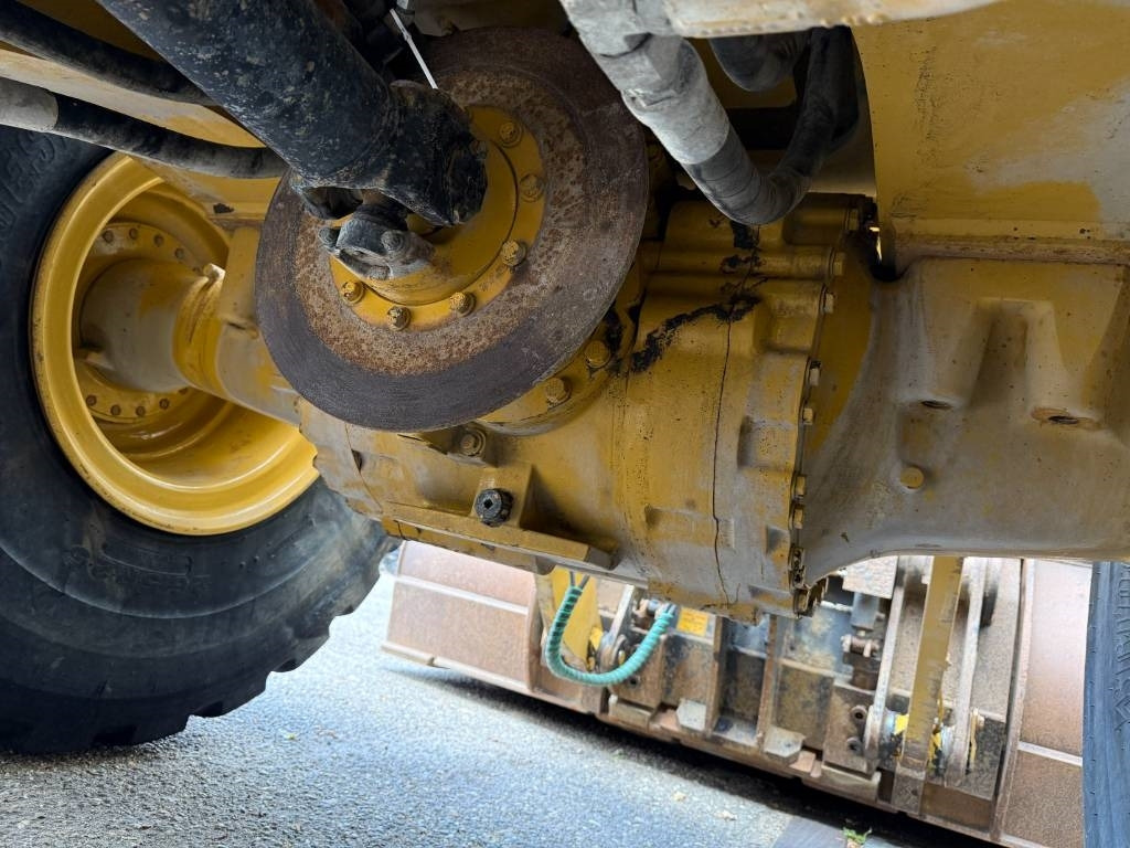 Wheel loader CAT 972M