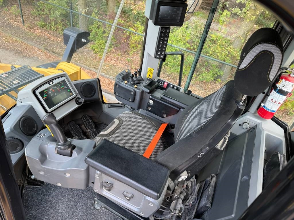 Wheel loader CAT 972M