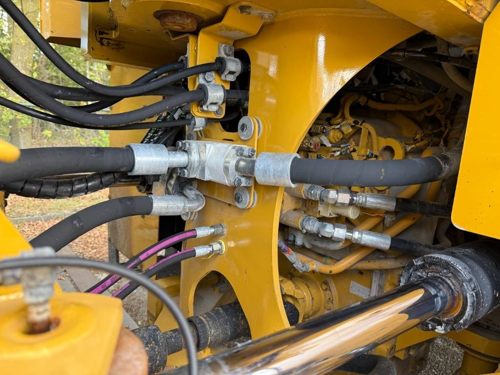 Wheel loader CAT 972M