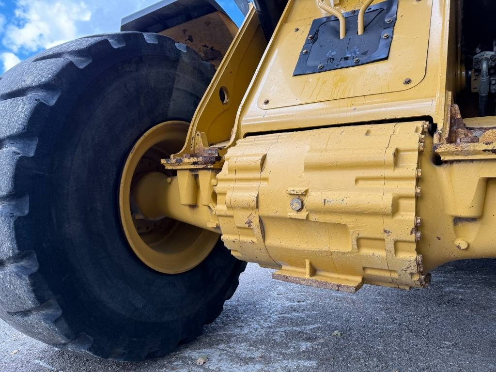 Wheel loader CAT 972M