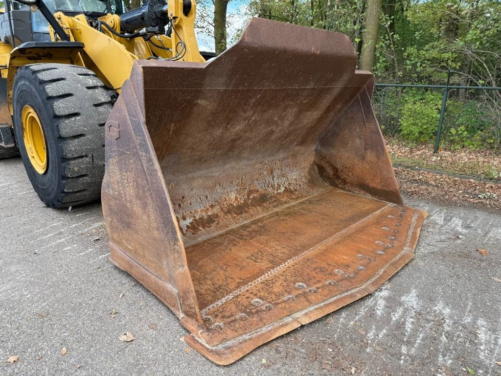 Wheel loader CAT 972M