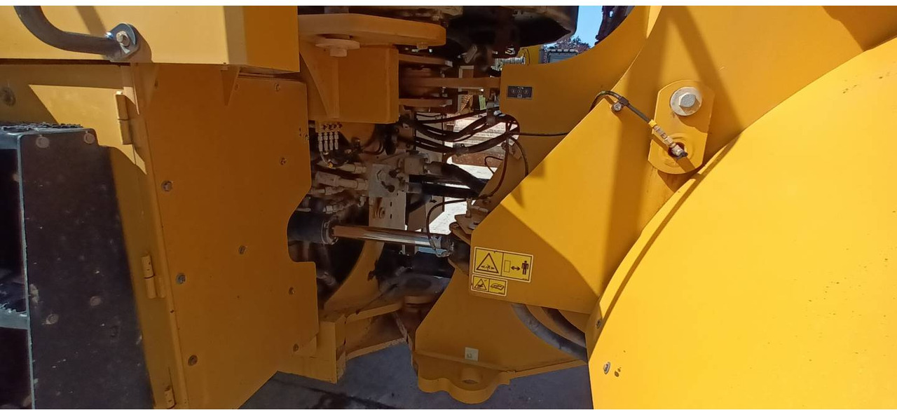 Wheel loader CAT 972M XE
