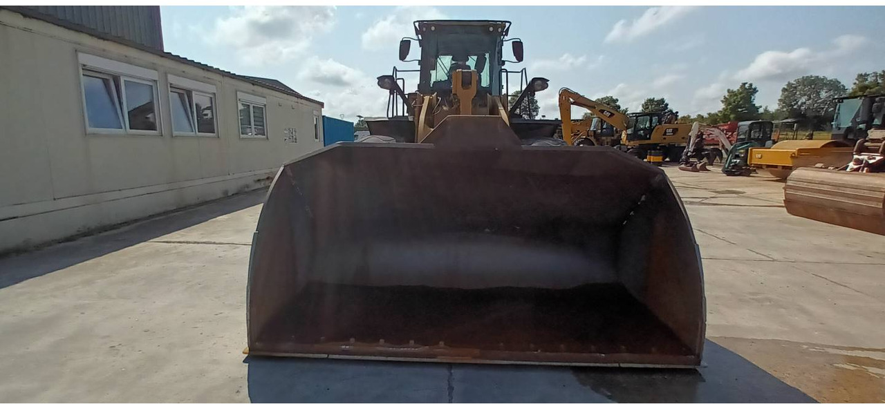 Wheel loader CAT 972M XE