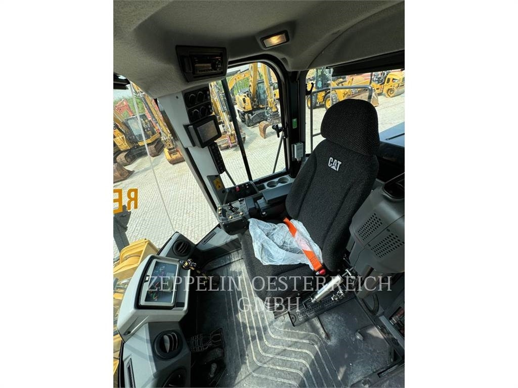 Wheel loader CAT 972 M XE