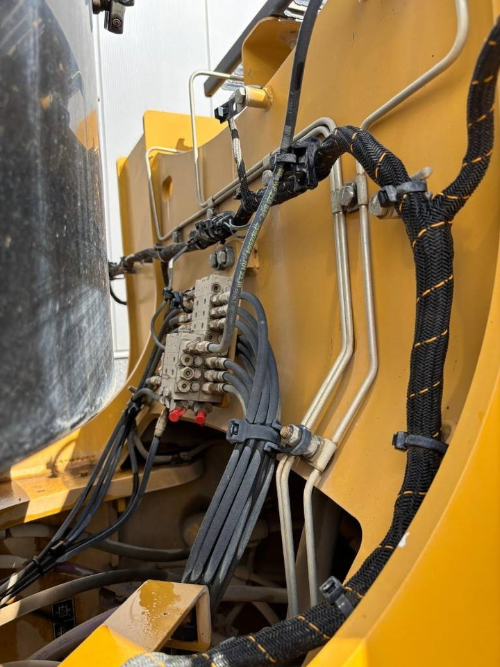 Wheel loader CAT 972 M XE