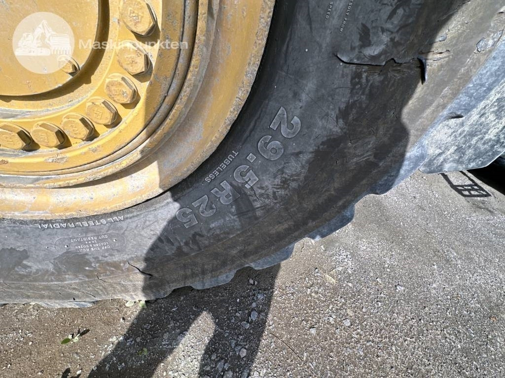 Wheel loader CAT 980 M