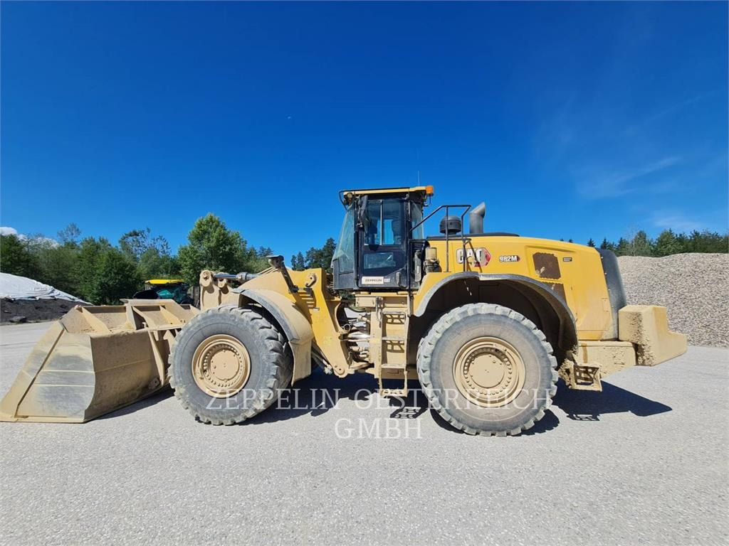 Wheel loader CAT 982M