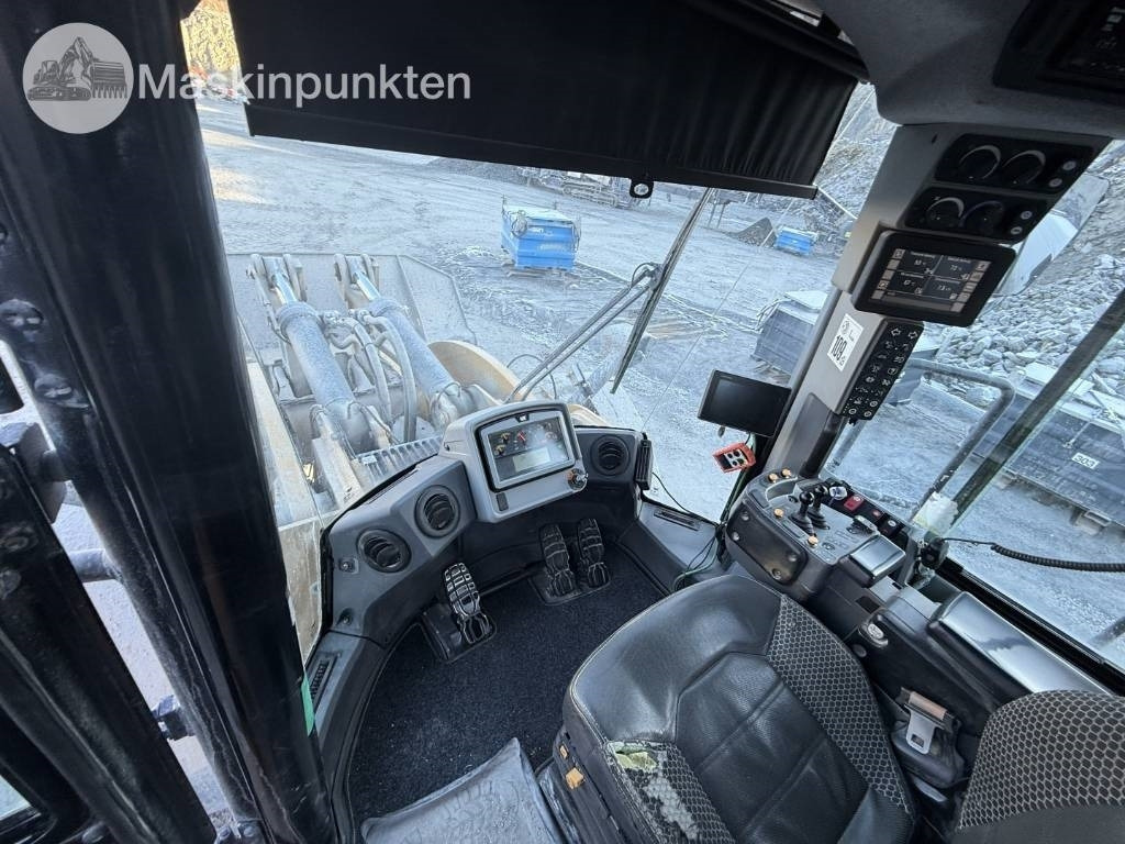 Wheel loader CAT 982 M