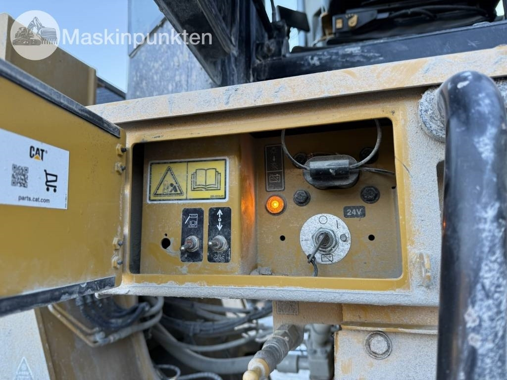 Wheel loader CAT 982 M