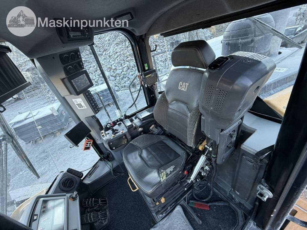 Wheel loader CAT 982 M