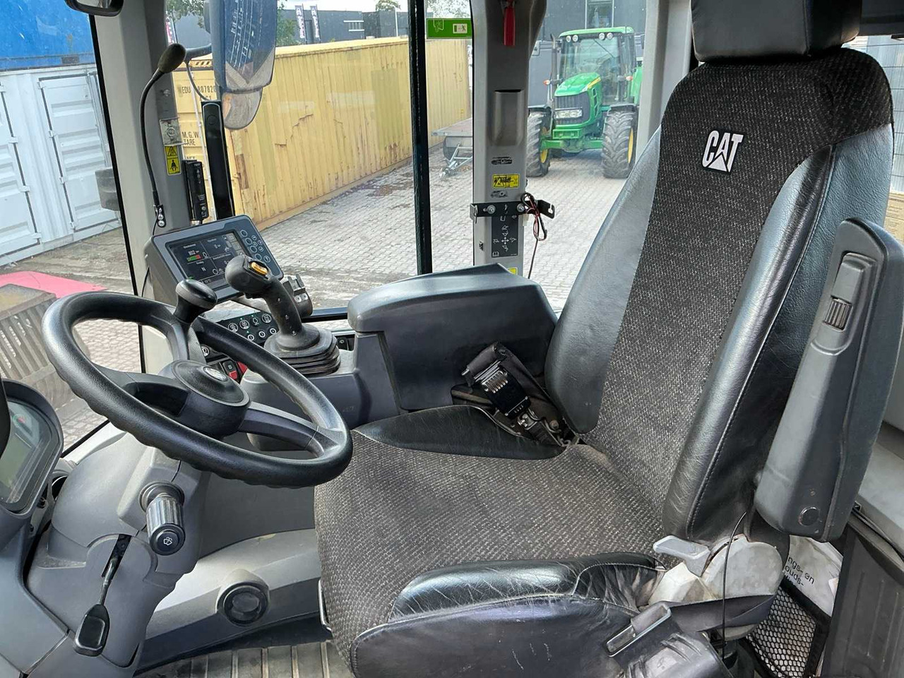 Wheel loader CAT / CATERPILLAR 938M WHEEL LOADER / SHOVEL