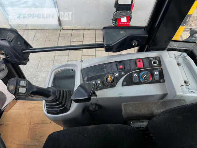 Wheel loader Cat 906H