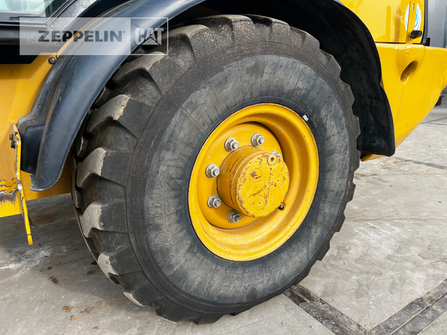 Wheel loader Cat 906M