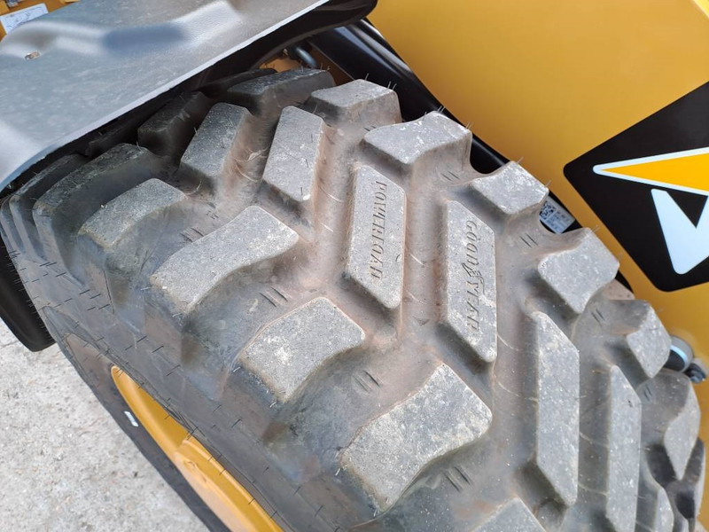 Wheel loader Cat 906 (Bucket+Forks)