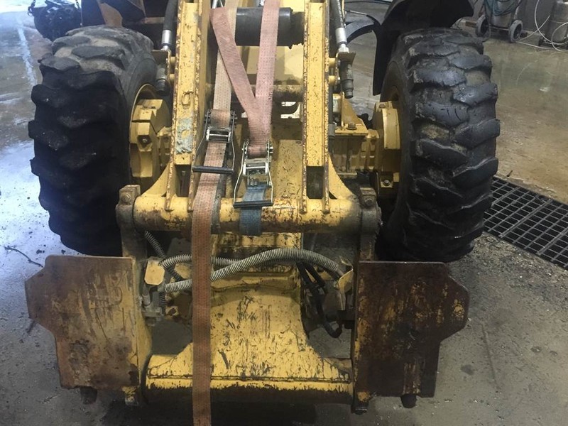 Wheel loader Cat 906  (For parts)