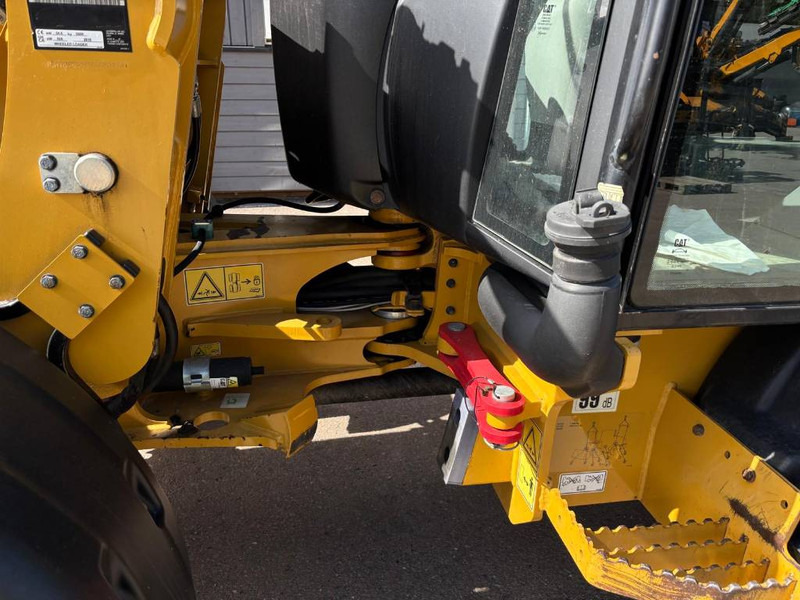 Wheel loader Cat 906 M