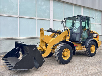 Wheel loader Cat 906 M     2016