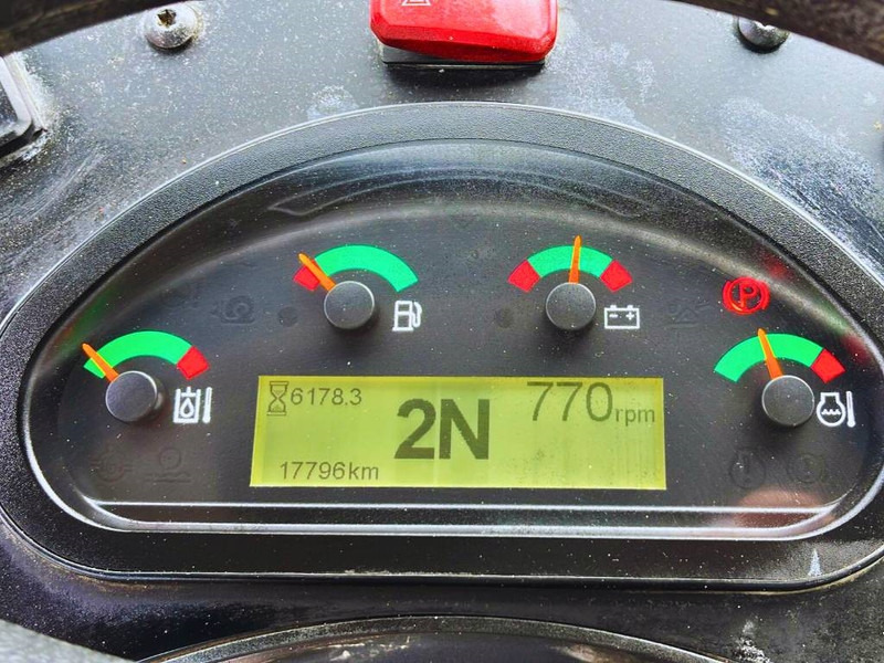 Wheel loader Cat 906 M 2016