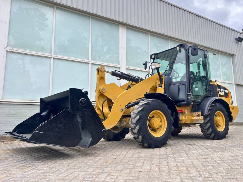 Wheel loader Cat 906 M 2016