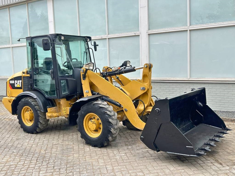 Wheel loader Cat 906 M 2016
