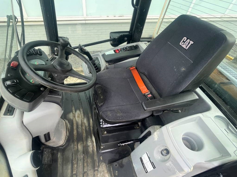 Wheel loader Cat 906 M 2018