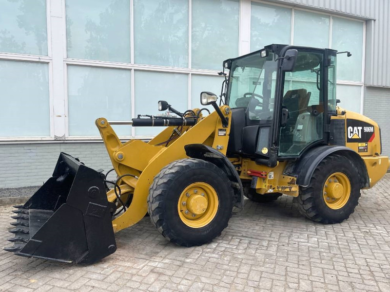 Wheel loader Cat 906 M 2018