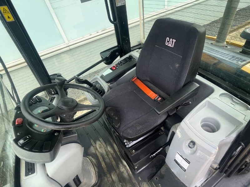 Wheel loader Cat 906 M 2018