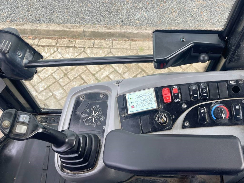 Wheel loader Cat 906 M 2018