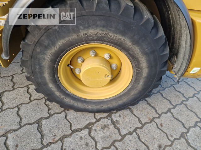 Wheel loader Cat 907M