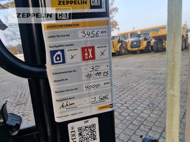 Wheel loader Cat 907M