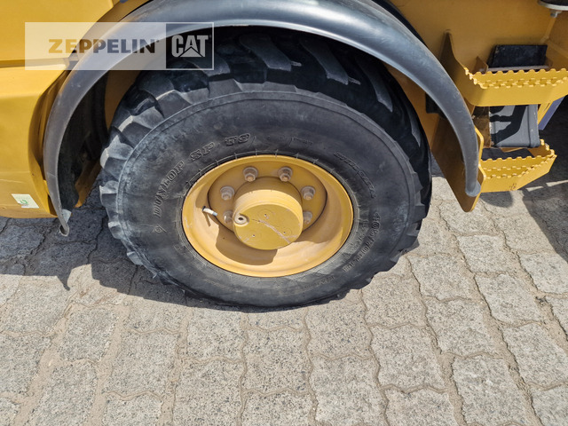 Wheel loader Cat 907M