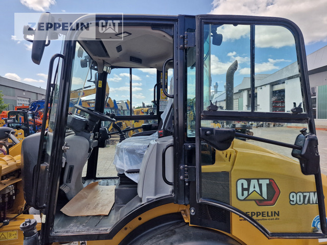 Wheel loader Cat 907M
